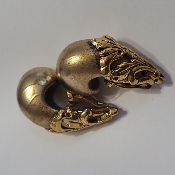 Vintage Isabel Canovas clip ons - Picture 8 of 9